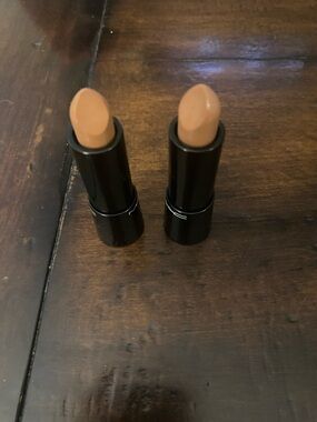 2x MAC Cosmetics Touch the Earth Lipstick